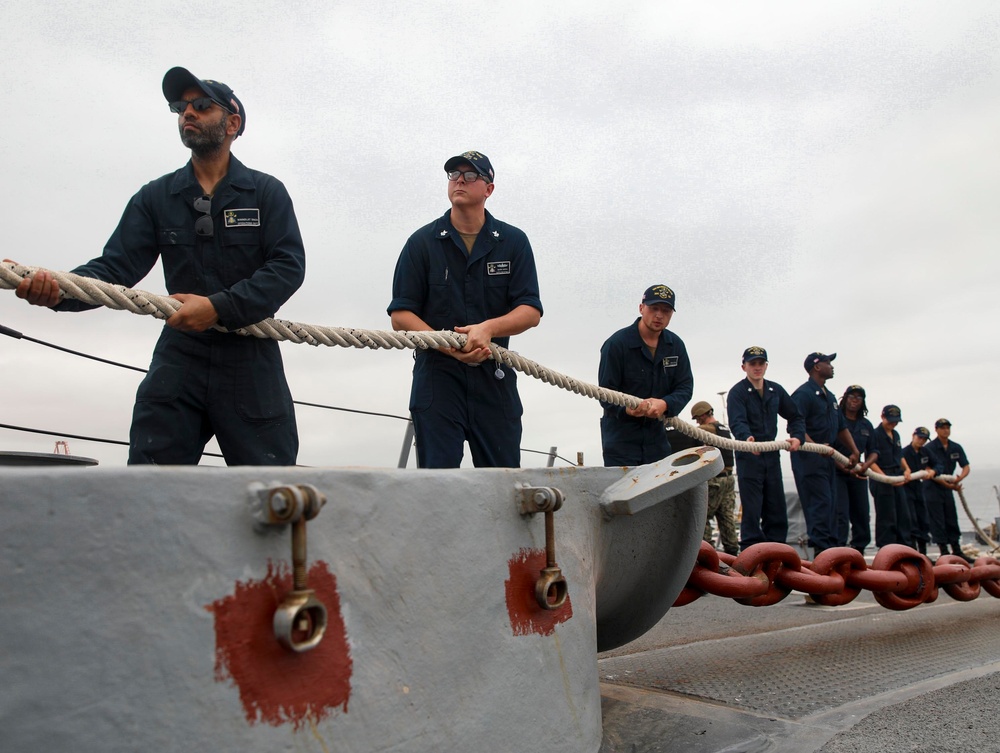 USS Delbert D. Black Conducts Brief Stop for Fuel in Oman