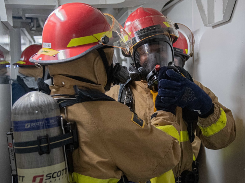 Sailors Assigned to USS America (LHA 6) Conduct Damage Control Training