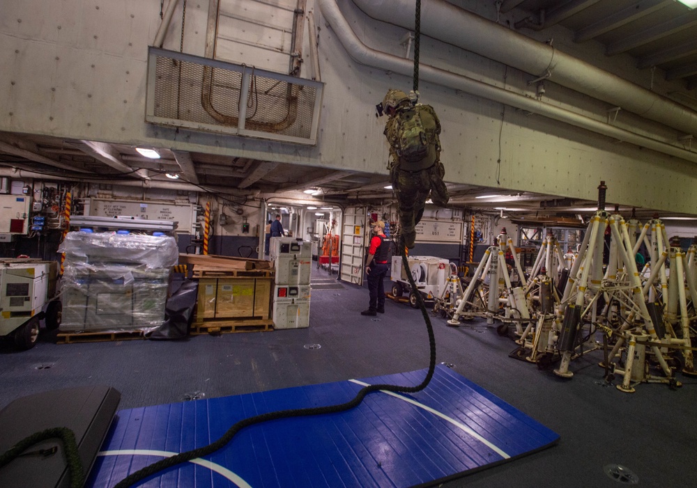 USS Ronald Reagan (CVN 76) EODMU 5 Conducts Fast Rope Training
