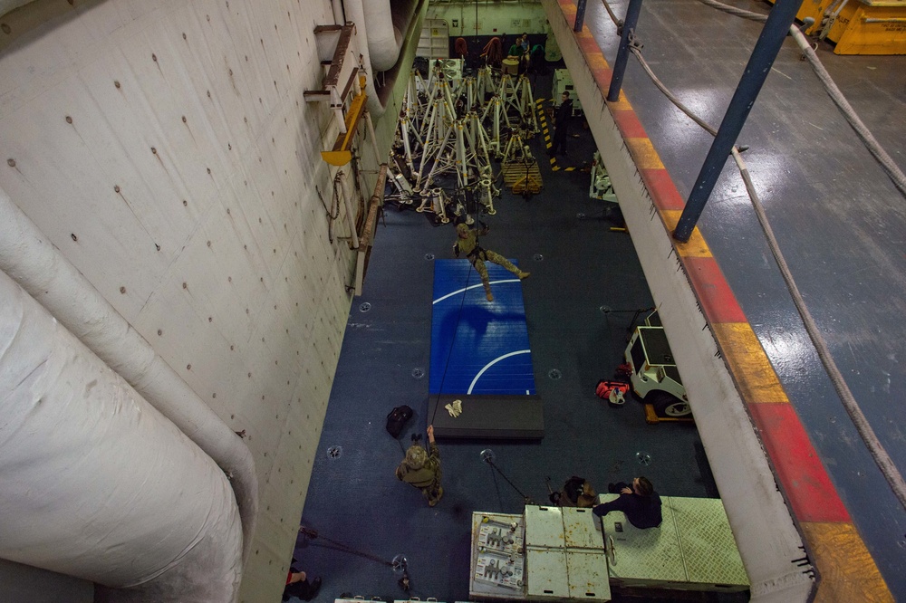 USS Ronald Reagan (CVN 76) EODMU 5 Conducts Fast Rope Training