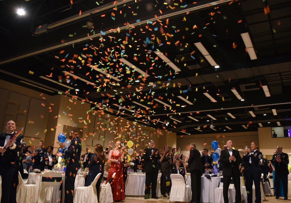 17th TRW celebrates Air Force’s 75th anniversary with a ball