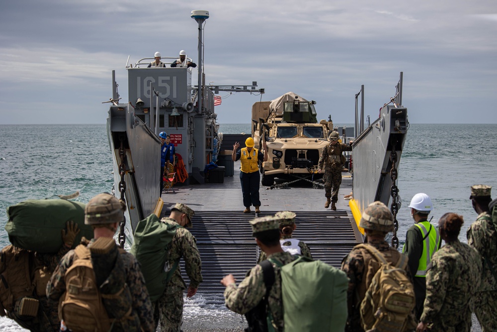 USS Rushmore conducts TRANSPORTEX