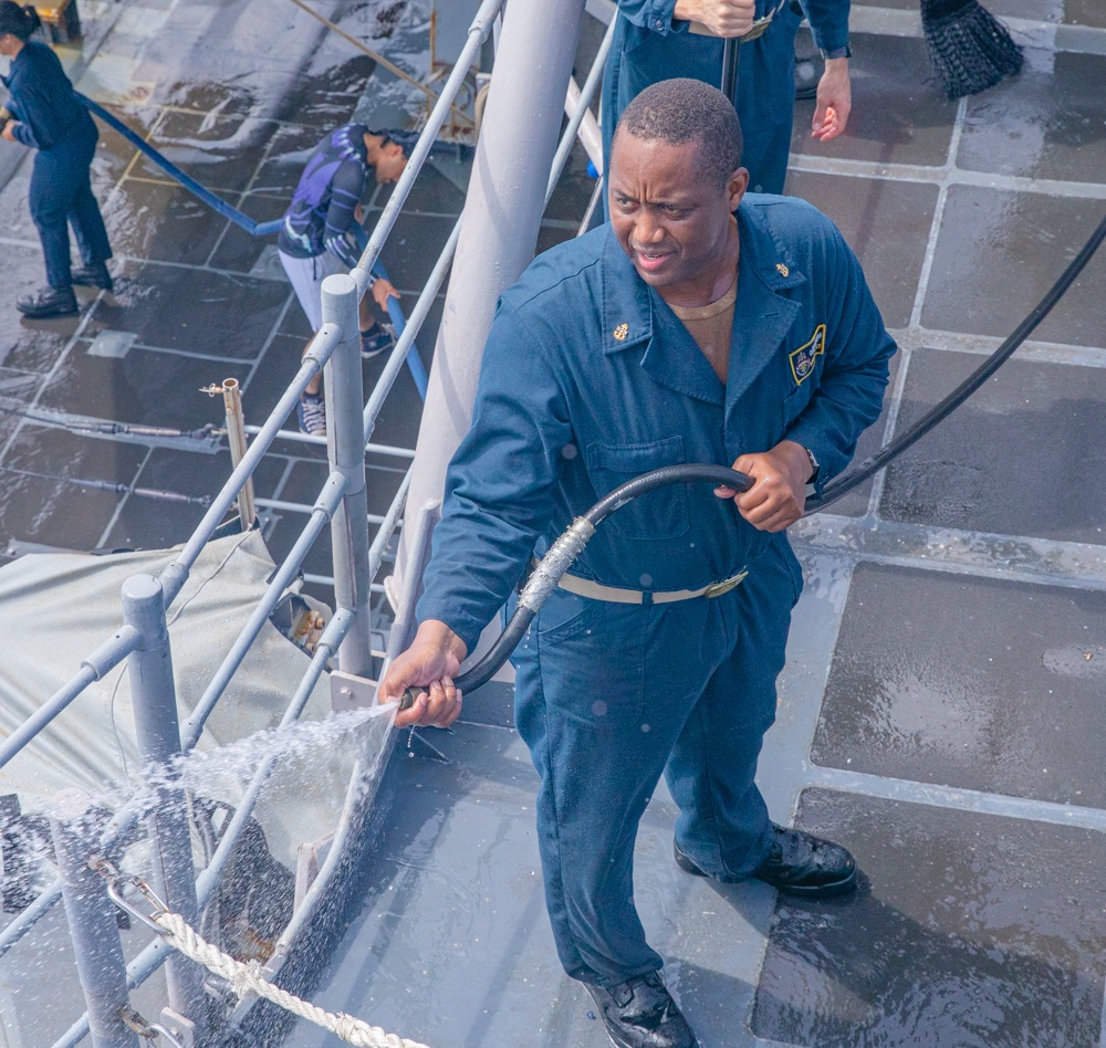 USS Antietam (CG 54) Fresh Water Wash Down