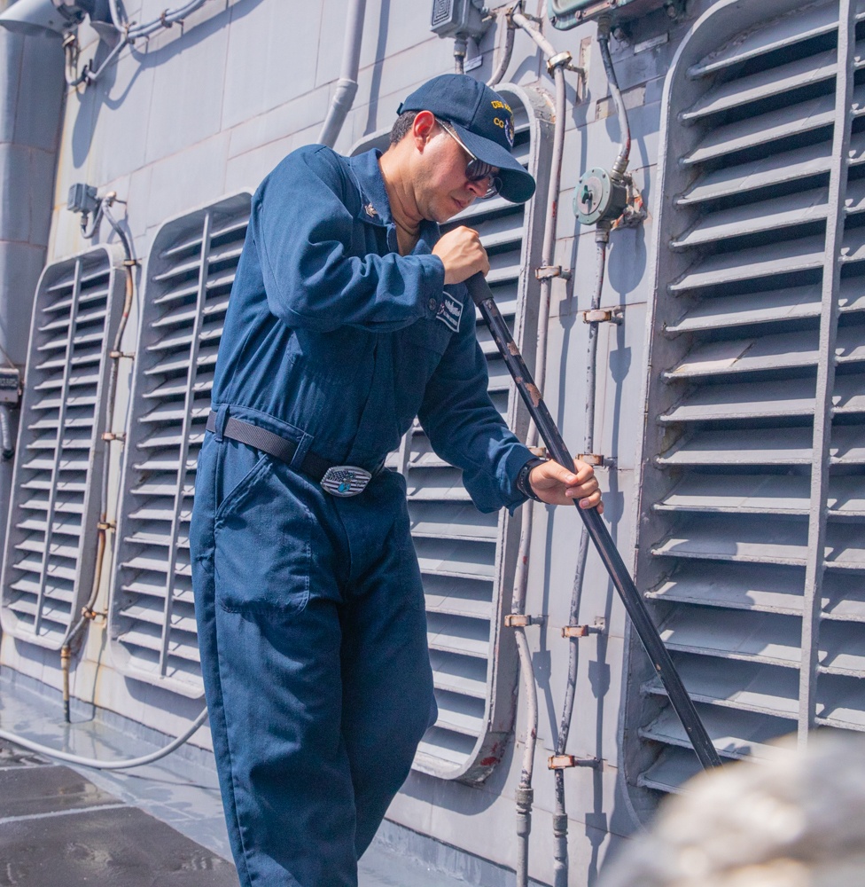 USS Antietam (CG 54) Fresh Water Wash Down