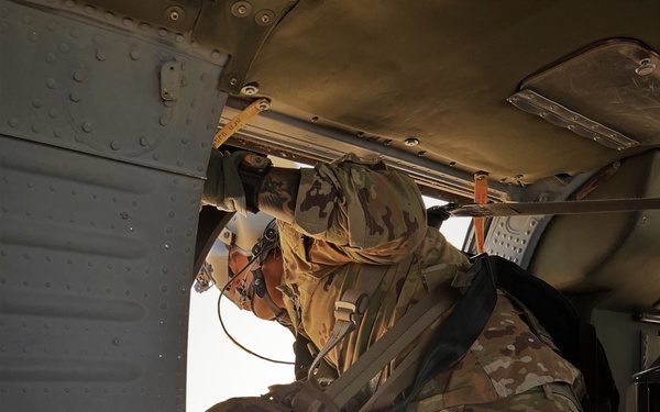 3-142nd AHB Trains Dust Landings in Kuwait