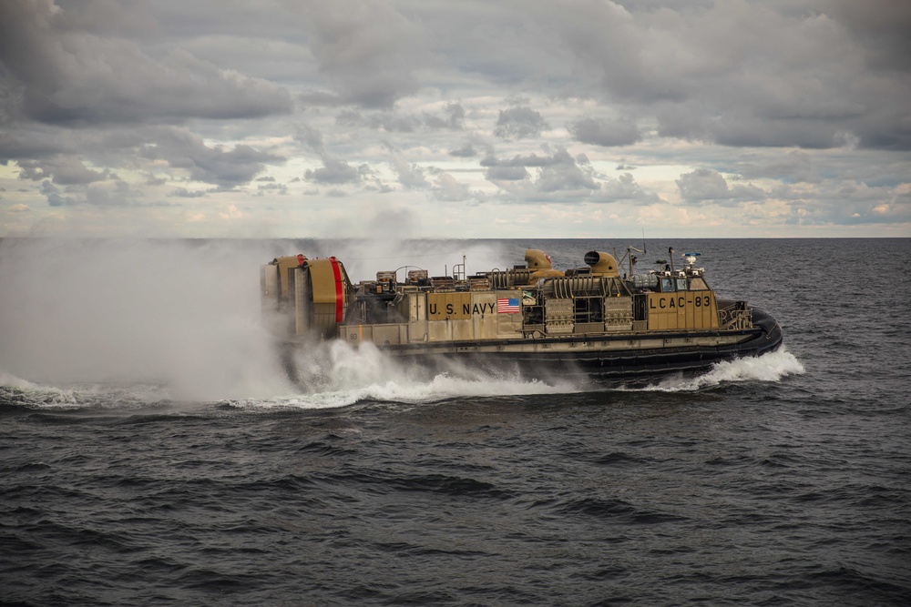 LCAC 83 Sails Alongside USS Paul Ignatius (DDG 117)
