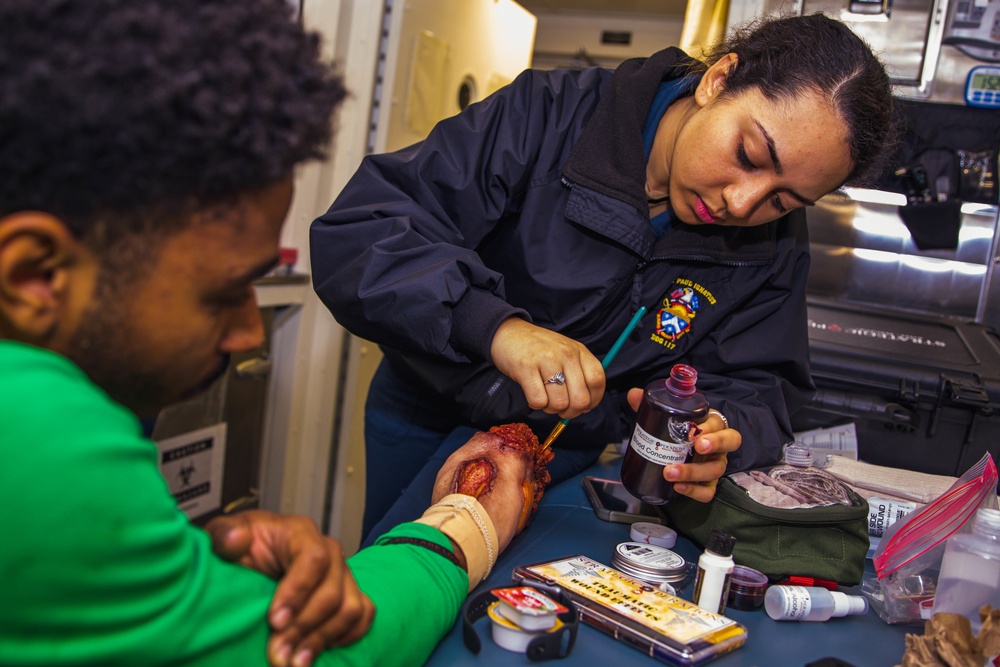 USS Paul Ignatius (DDG 117) Sailors Conduct Medical Training Drills