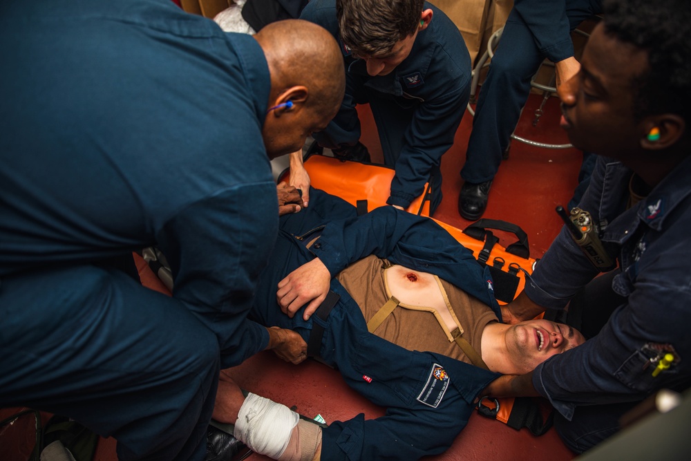 USS Paul Ignatius (DDG 117) Sailors Conduct Medical Training Drills