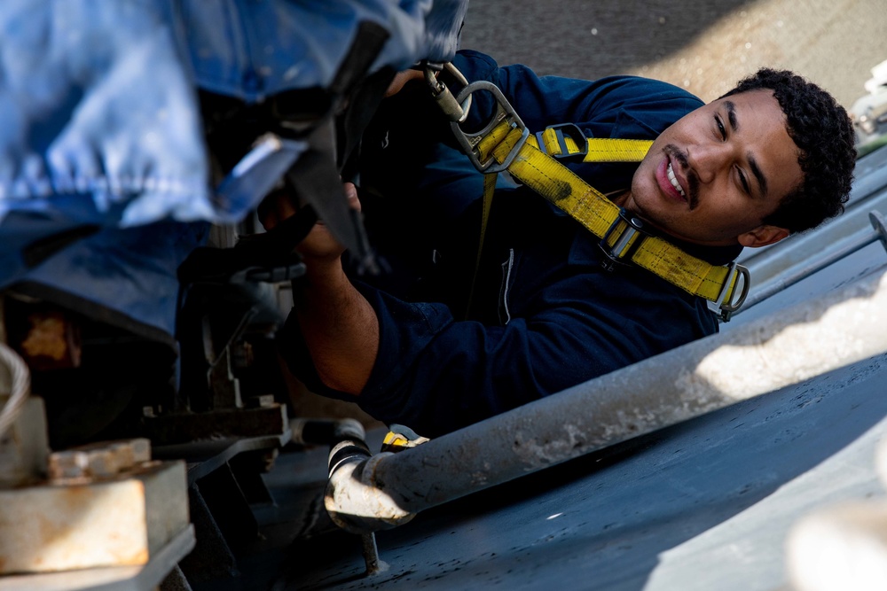 USS Leyte Gulf (CG 55) Daily Operations