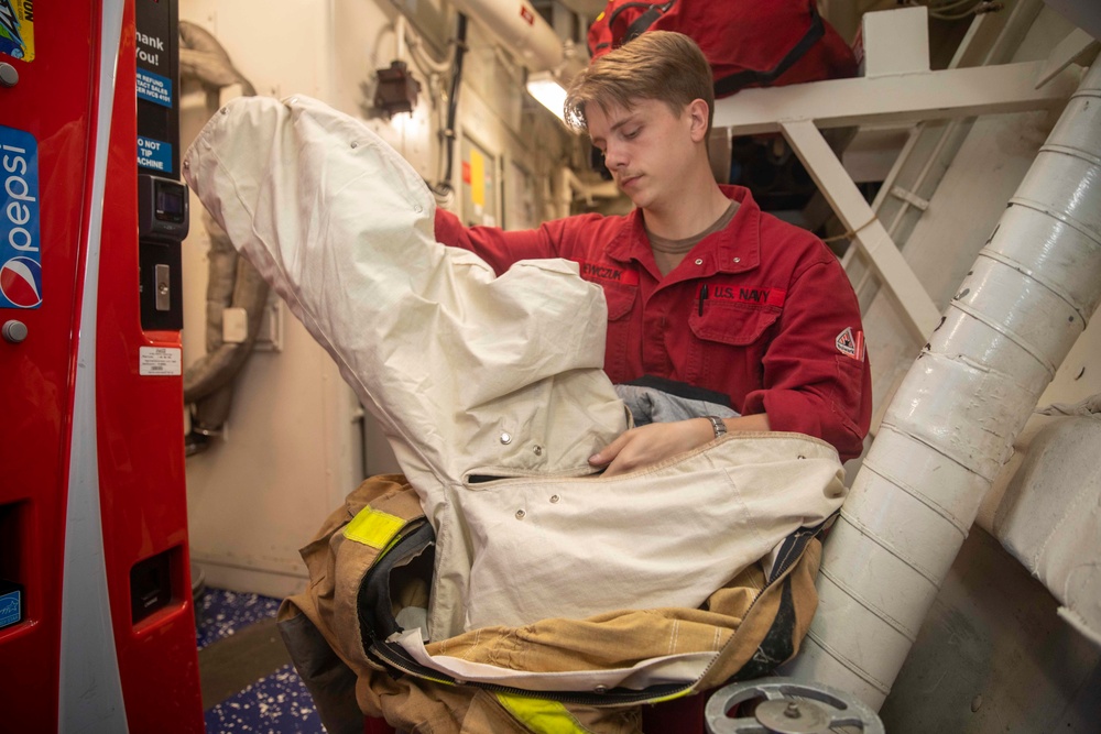 USS Farragut (DDG 99) Daily Operations