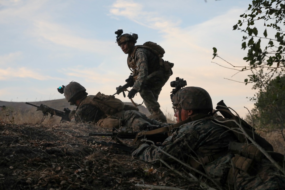 Company E BLT 2/4 13th MEU Conducts an Assault