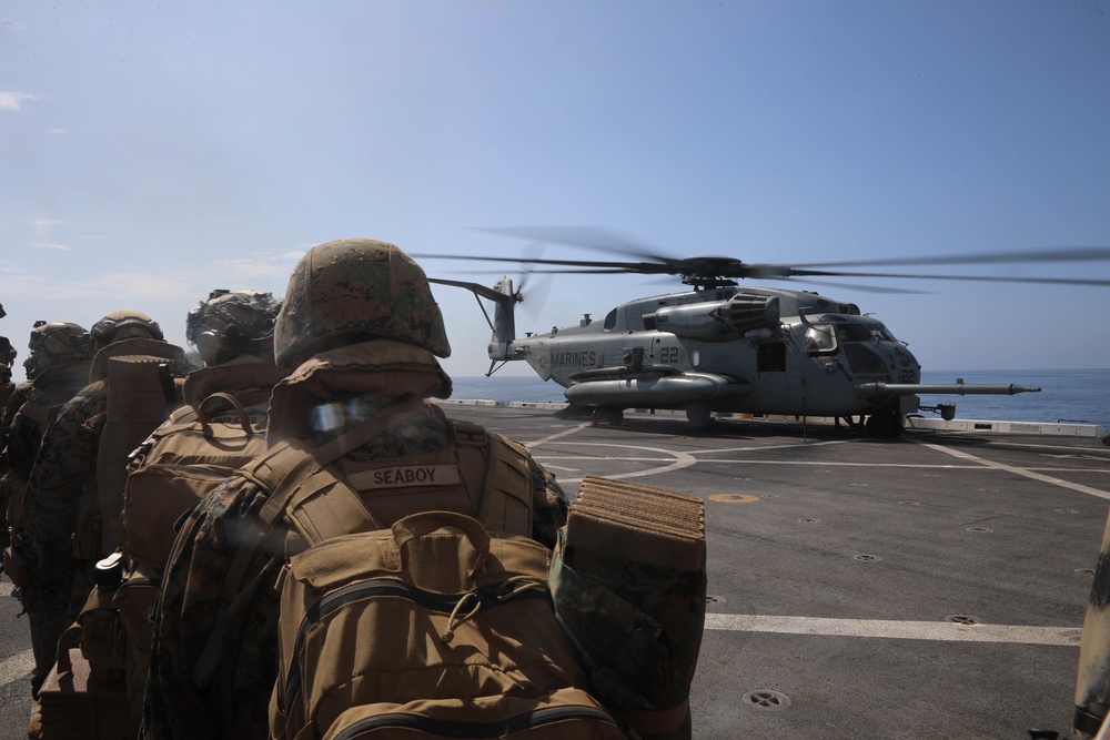 Company E BLT 2/4 13th MEU Conducts an Assault