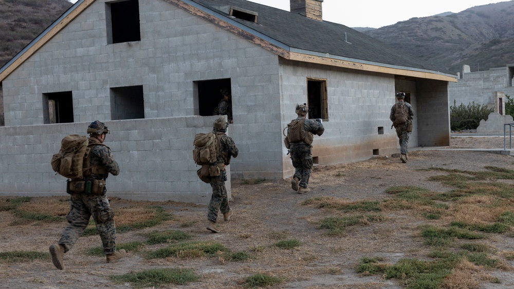 13th MEU BLT conducts mechanized raid