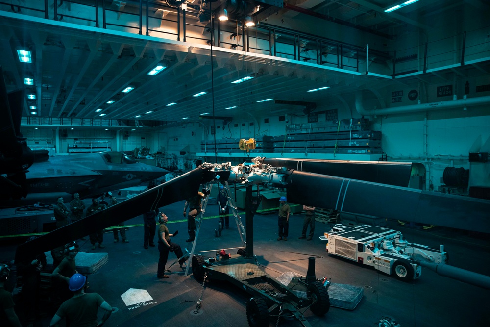 31st MEU conducts MV-22 Rotor Maintenance