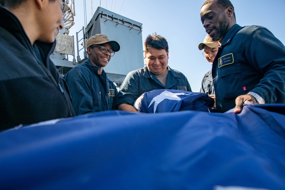 USS Leyte Gulf (CG 55) Participates in PHOTOEX