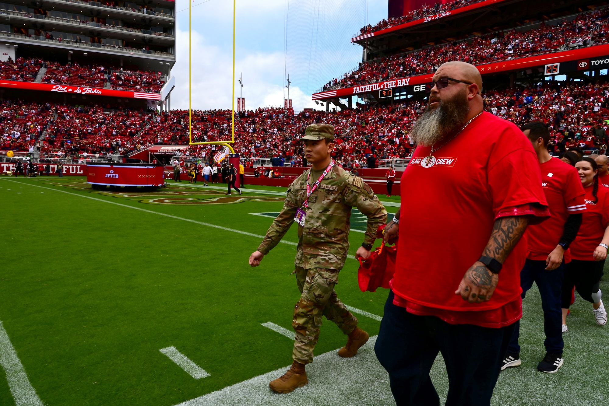 DVIDS - Images - Airmen support San Francisco 49ers' pre-game flag  unfurling [Image 16 of 16]