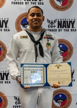 Midland Native Earns Navy and Marine Corps Achievement Medal
