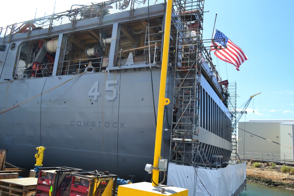 EXTERIOR OF USS COMSTOCK STERNGATE