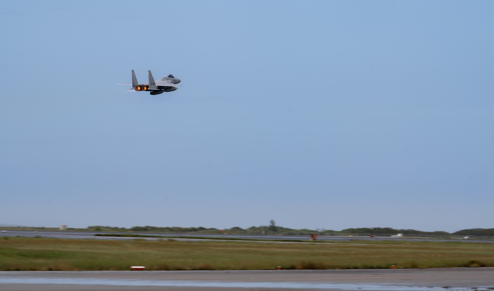 JASDF supports Southern Beach