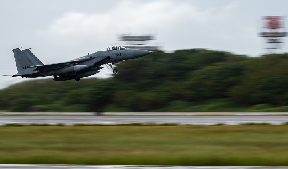 JASDF supports Southern Beach
