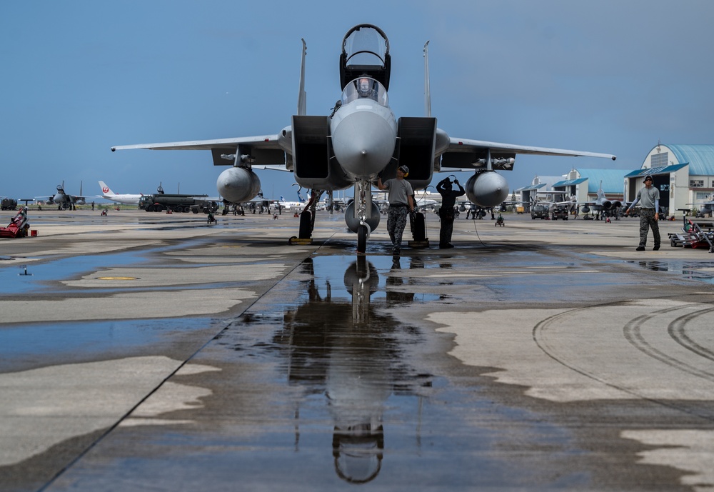 JASDF supports Southern Beach