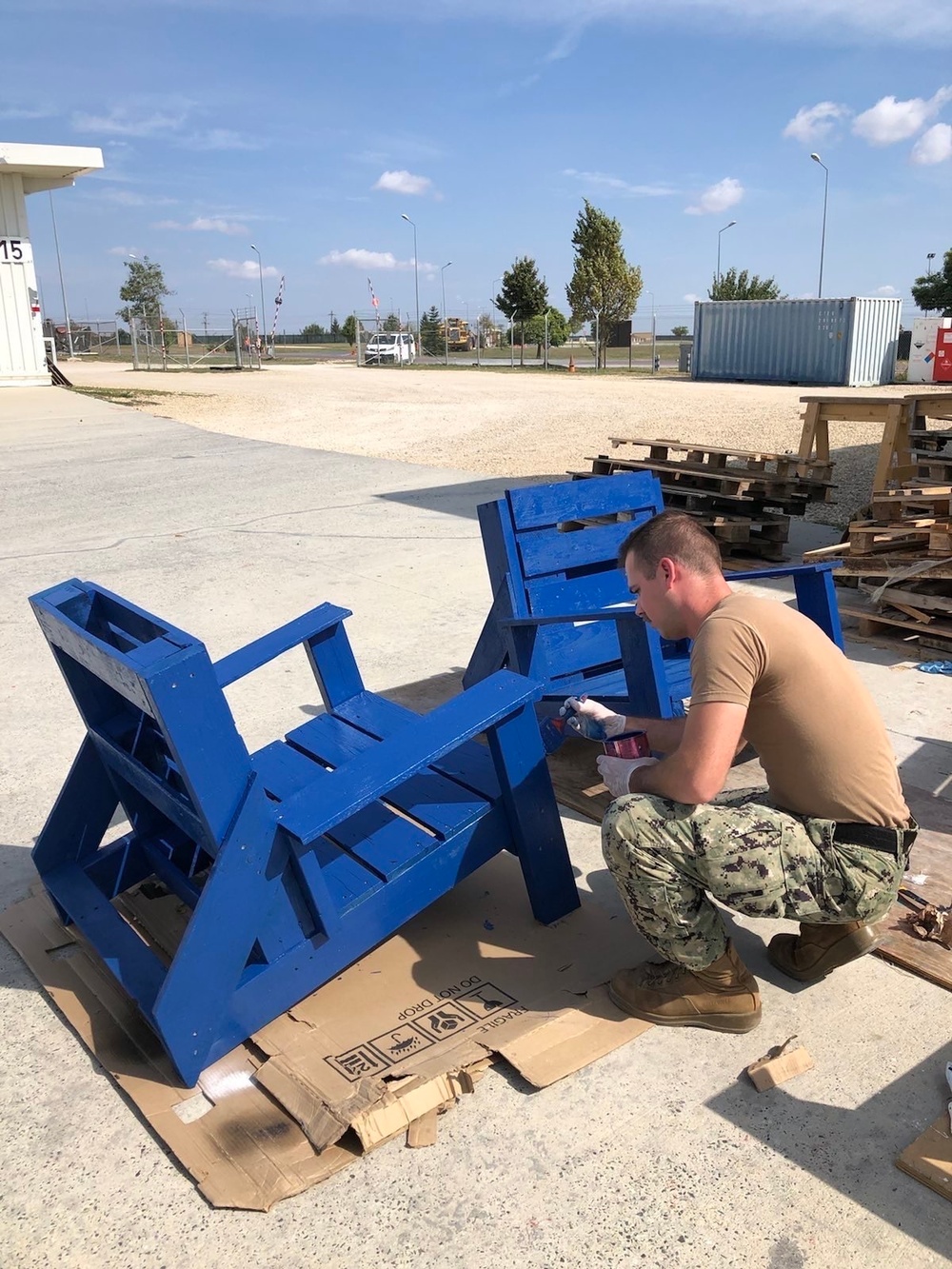 Seabees provide lawn chairs for Base Living