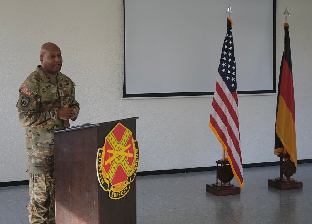 New garrison Headquarters and Headquarters Company command team takes charge