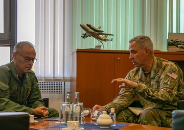 SpOC Commander visits NATO Space Centre