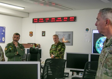 SpOC Commander visits NATO Space Centre