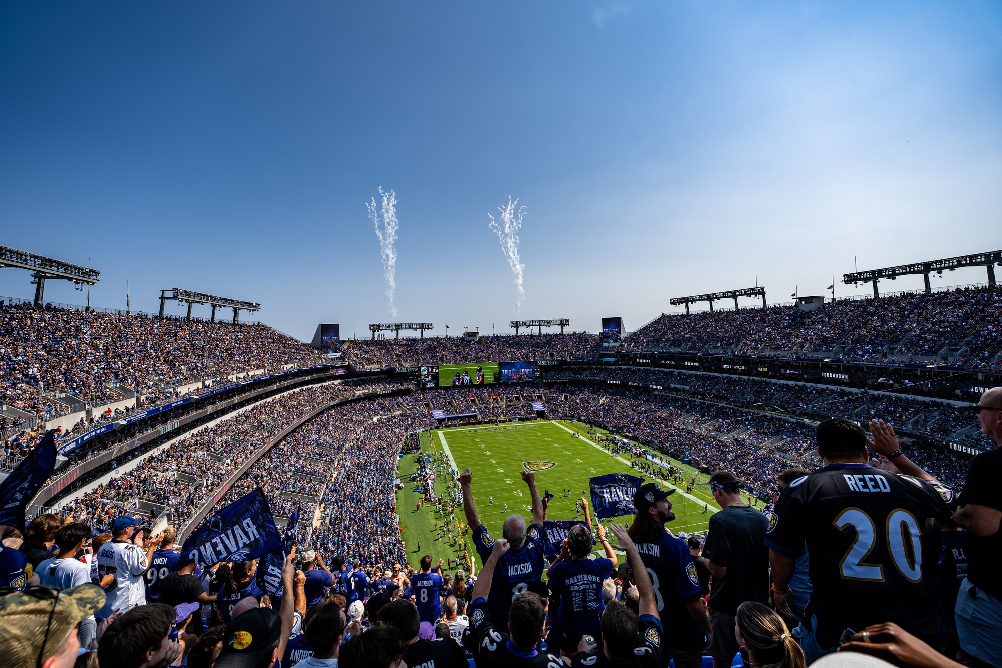 DVIDS - Images - Maryland National Guard Unfurls U.S. Flag at Ravens Game  [Image 12 of 14]