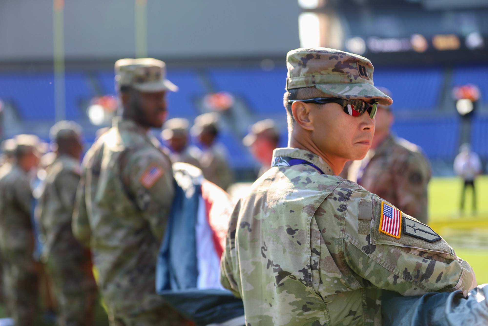 DVIDS - Images - Maryland National Guard Unfurls U.S. Flag at Ravens Game  [Image 9 of 14]