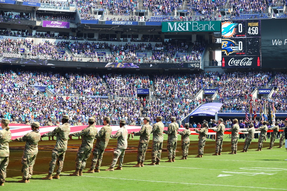 DVIDS - Images - Maryland National Guard Unfurls U.S. Flag at Ravens Game  [Image 12 of 14]