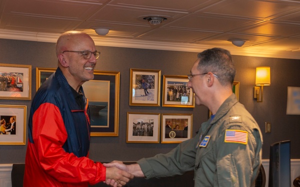 Congressional Delegate Tours Ford