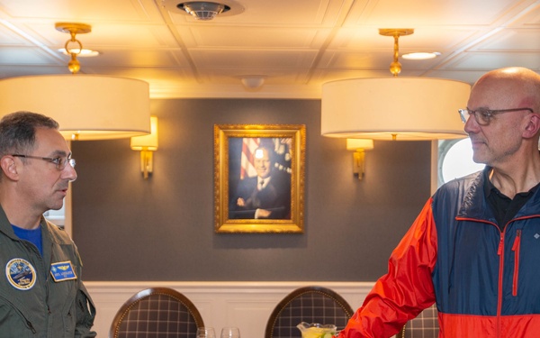 Congressional Delegate Tours Ford