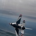 Thunderbirds roar over Jones Beach
