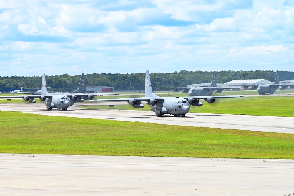 DVIDS - Images - 165th Airlift Wing Conducts Elephant Walk [Image 8 Of 11]