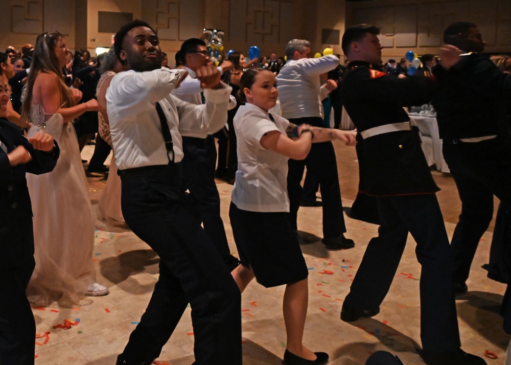 Raiders celebrate the Air Force’s 75th anniversary