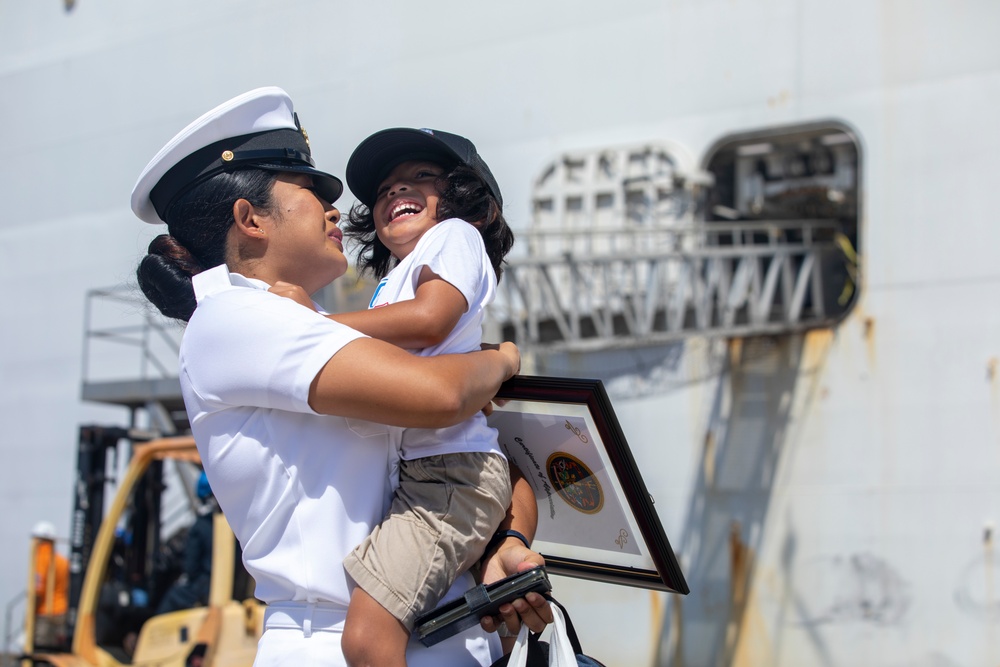 USNS Mercy Arrives in Pearl Harbor