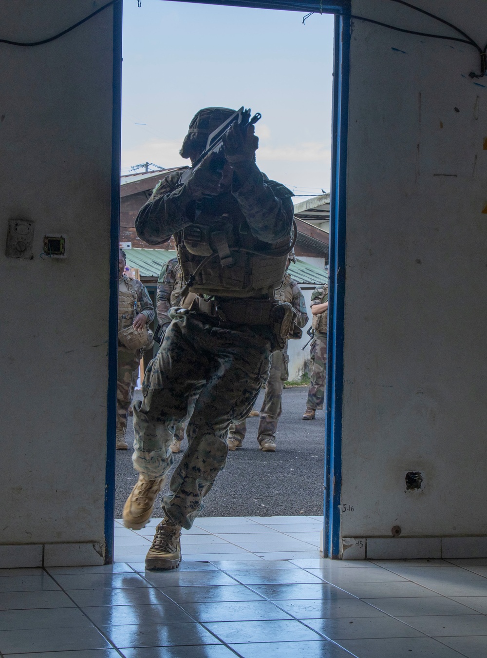 MARFORPAC Marines and French Armed Forces participate in MOUT Training and Jungle Rappel Course