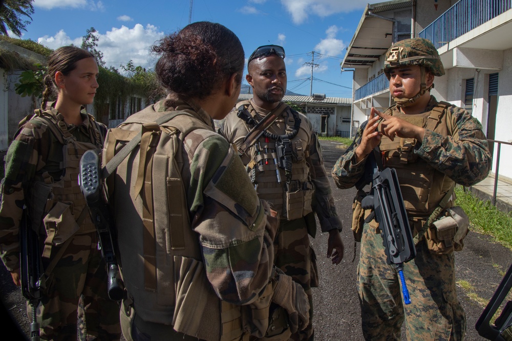 MARFORPAC Marines and French Armed Forces participate in MOUT Training and Jungle Rappel Course