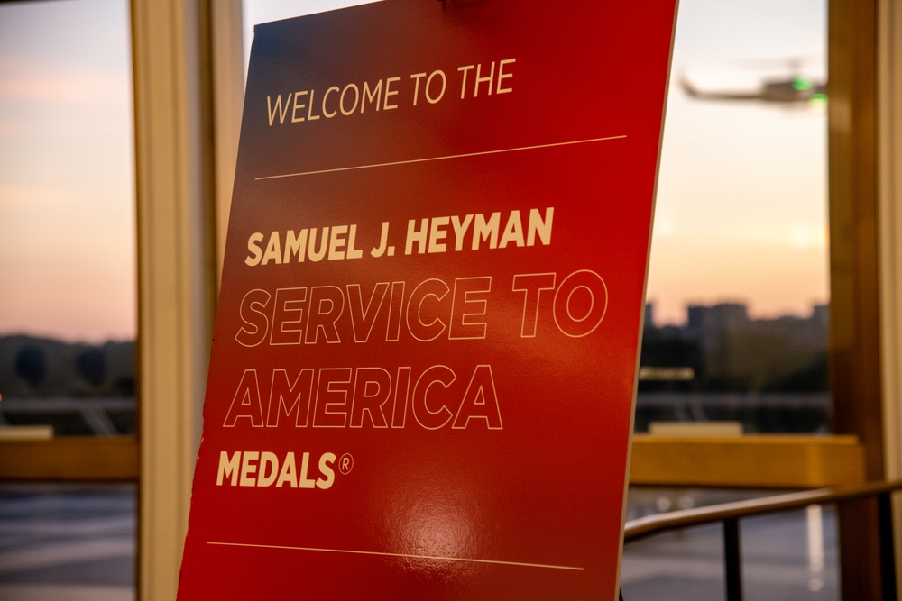 DC Guard vocalist performs Anthem at Partnership for Public Service Gala