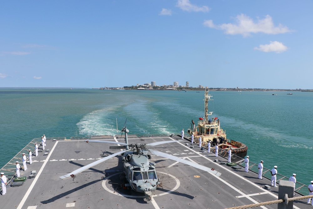 USS Charleston arrives in Darwin