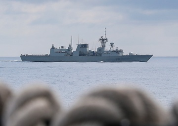 U.S. Navy Conducts Integrated Operations with Royal Canadian Navy