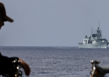 U.S. Navy Conducts Integrated Operations with Royal Canadian Navy