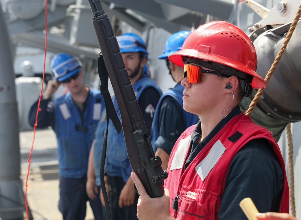 USS Barry (DDG 52) Conducts Underway Replenishment with USNS Rappahannock (T-AO 207)