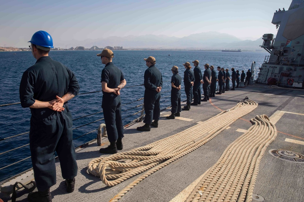 USS Nitze Pulls Into Israel