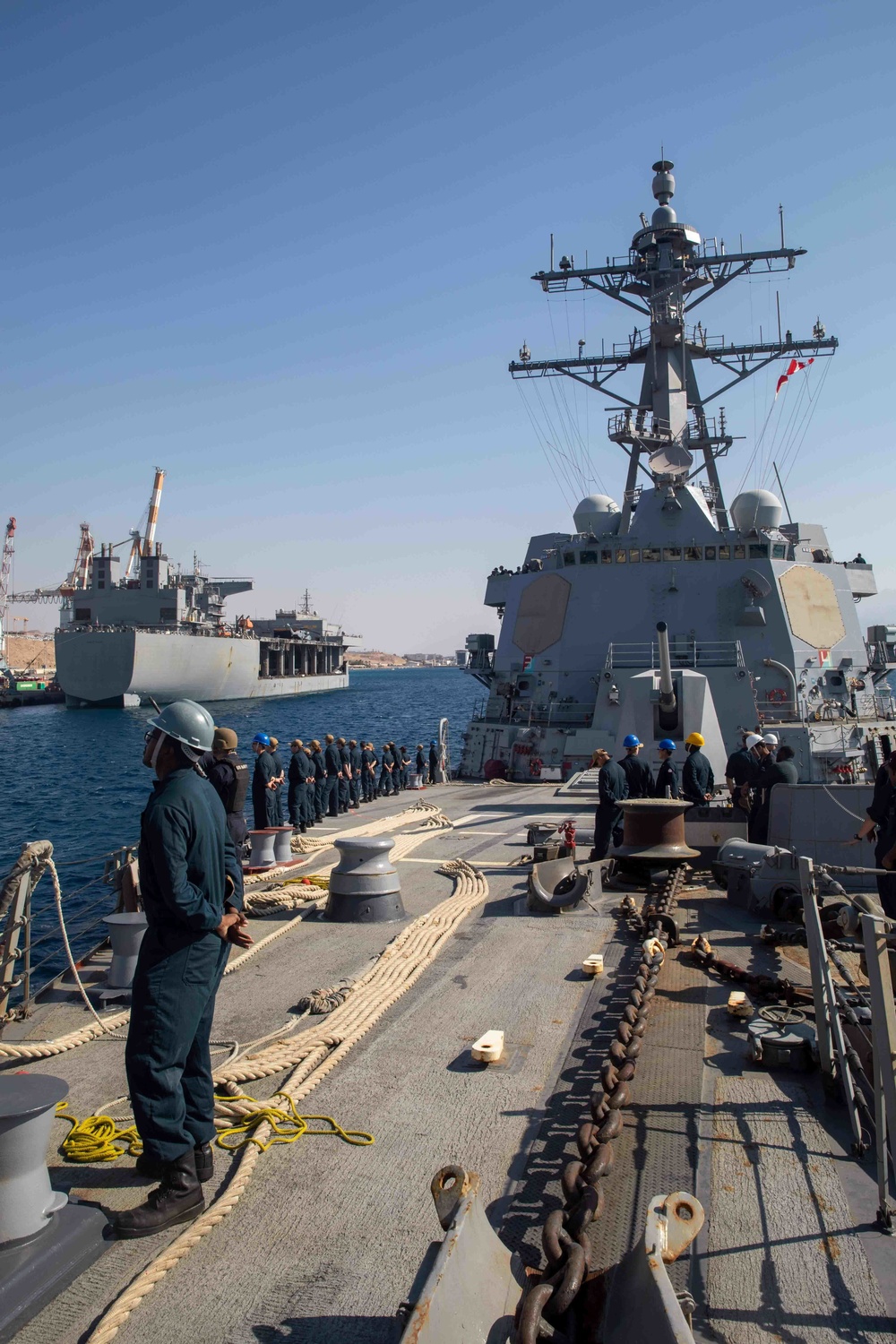 USS Nitze Pulls Into Israel