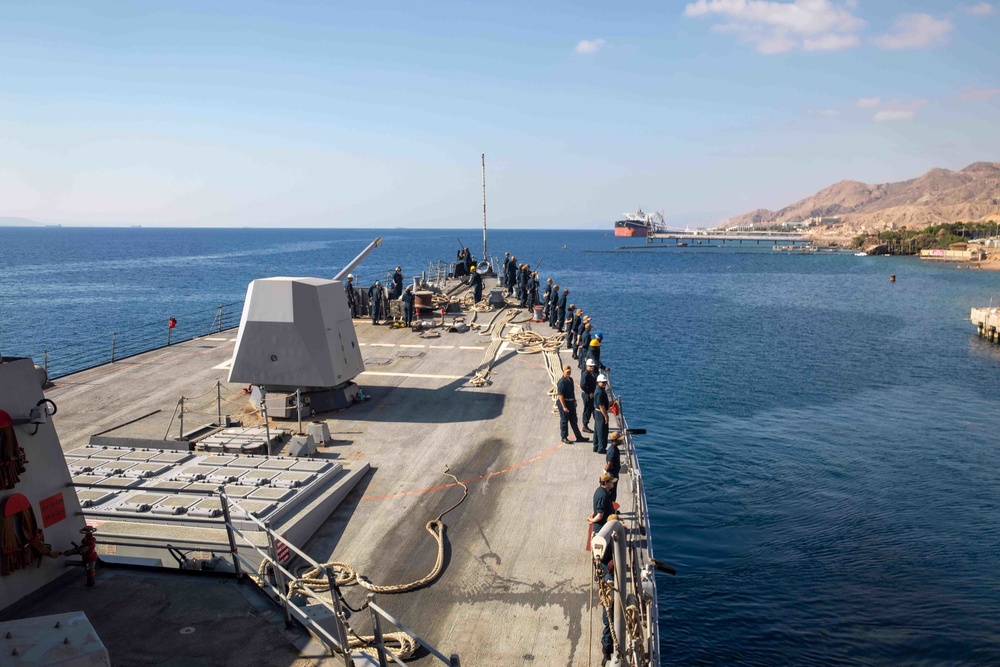 USS Nitze Departs Israel