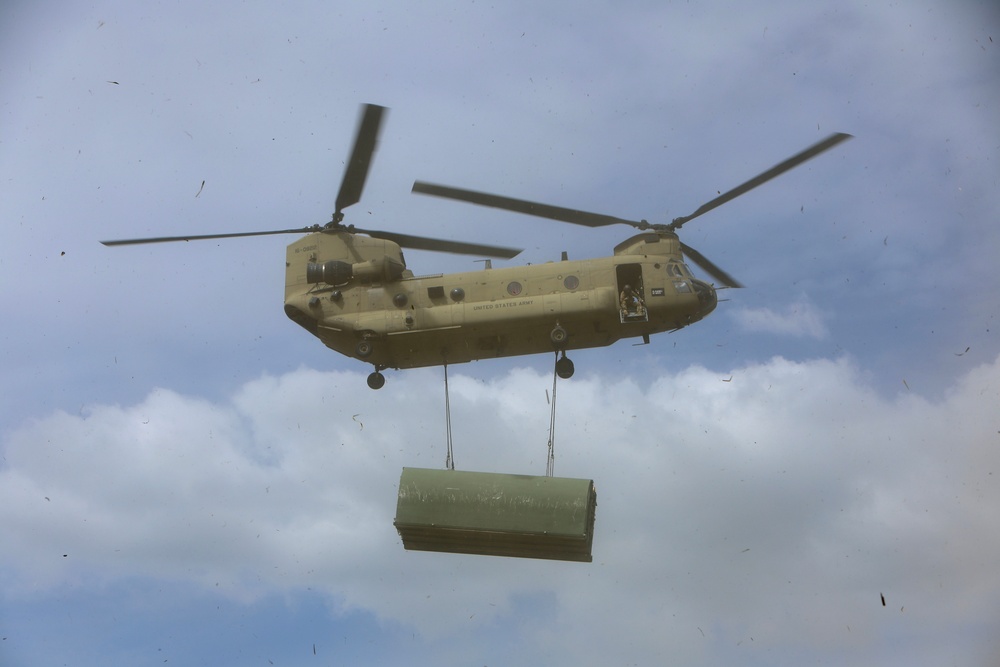 Chinook Supports Heavy Lift in 2nd Infantry Division ROK - U.S. Combined Division Wet Gap Crossing