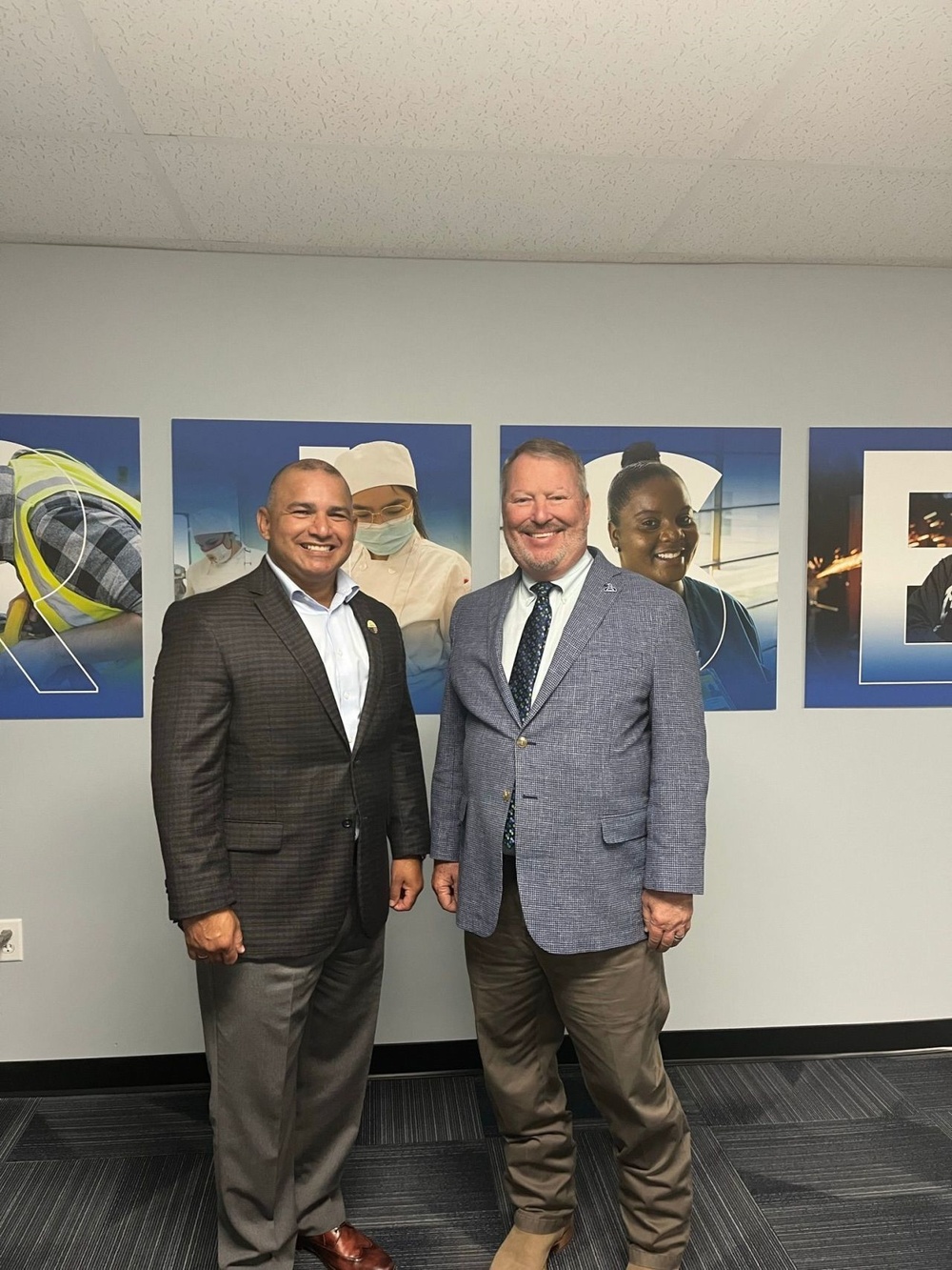 James D. Rodriguez, Assistant Secretary for Veterans' Employment and Training Service, visits the Rapidly Increase Your Job Skills And Gain Employment (RISE), Office in Orlando, FL